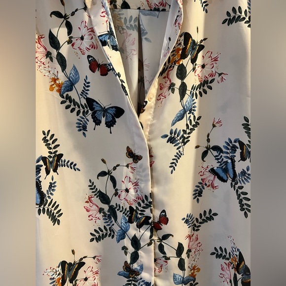 Floral Blouse - Picture 2 of 4